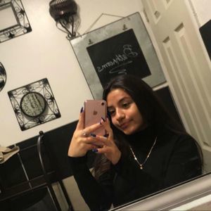 Meet your Posher, Adriana